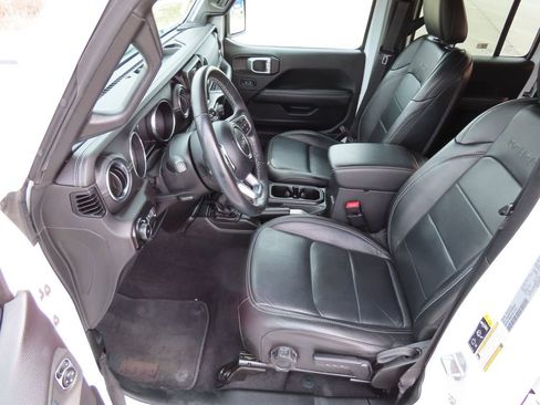 Certified 2020 Jeep Wrangler Unlimited Sahara AWD/4WD image 21