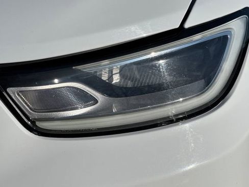 Used 2023 Chrysler Pacifica Touring-L image 50