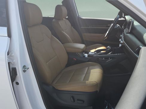 Used 2022 Kia Telluride SX w/ Towing Package FWD image 17