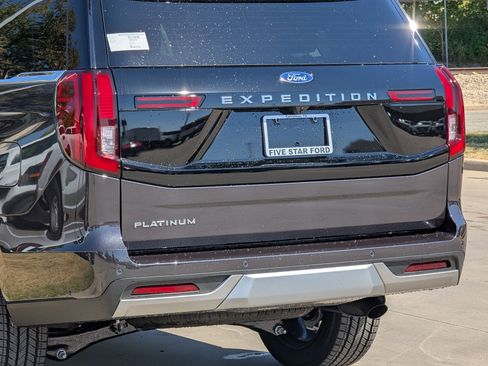New 2025 Ford Expedition Platinum w/ Driver's Package image 6