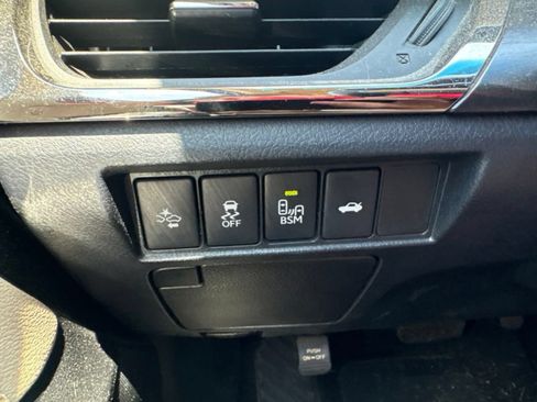 Used 2018 Toyota Avalon XLE Premium FWD image 15