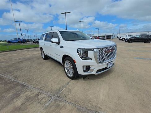 Used 2024 GMC Yukon XL Denali w/ Max Trailering Package AWD/4WD image 3