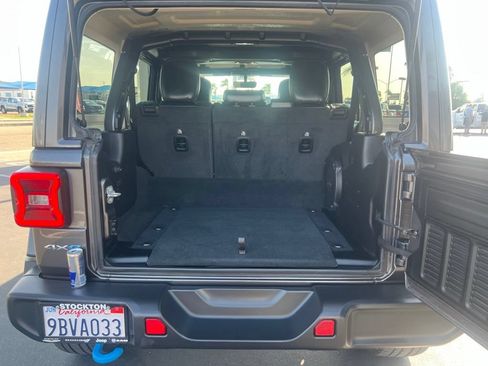 Used 2022 Jeep Wrangler Unlimited Sahara AWD/4WD image 50