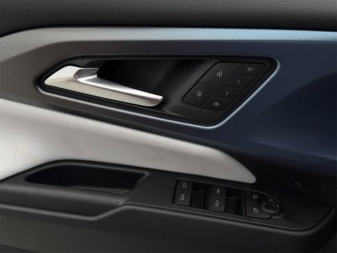 New 2026 Chevrolet Equinox EV LT image 20