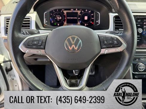 Used 2022 Volkswagen Atlas SEL R-Line AWD/4WD image 18