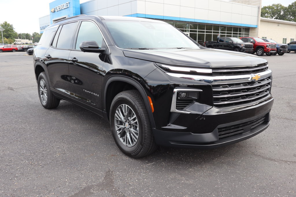 New 2027 Chevrolet Traverse LT w/ Driver Confidence Package AWD/4WD image 2