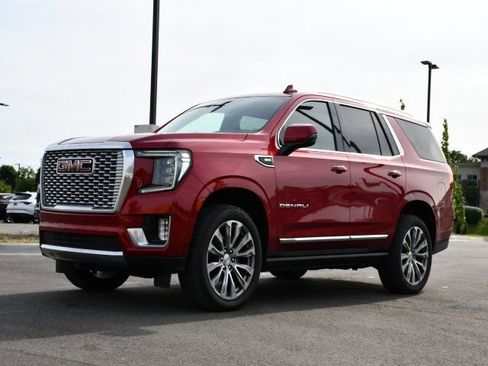 Used 2022 GMC Yukon Denali w/ Advanced Technology Package AWD/4WD image 3
