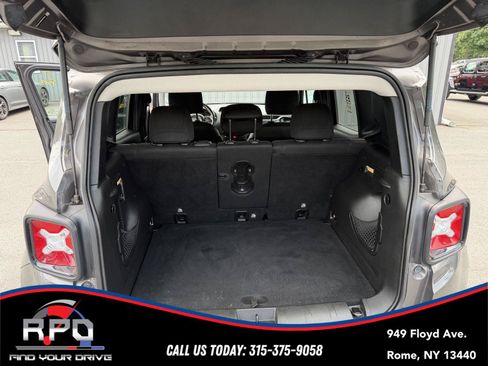 Used 2017 Jeep Renegade Altitude AWD/4WD image 17