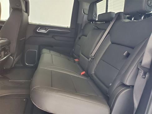 New 2026 GMC Sierra 2500 SLT w/ SLT Premium Package image 31