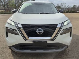 Used 2023 Nissan Rogue S video 2
