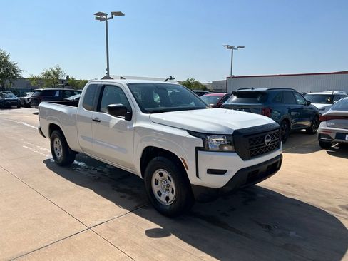 Used 2023 Nissan Frontier S RWD image 4
