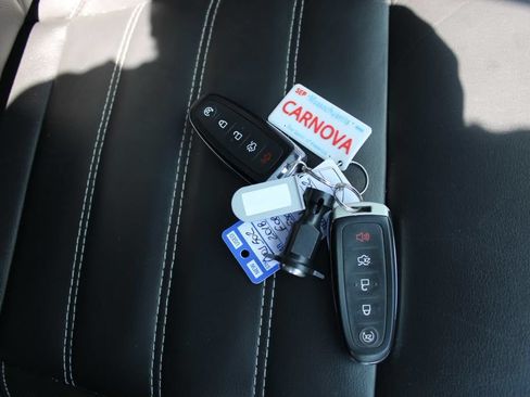 Used 2018 Ford Escape Titanium AWD/4WD image 22
