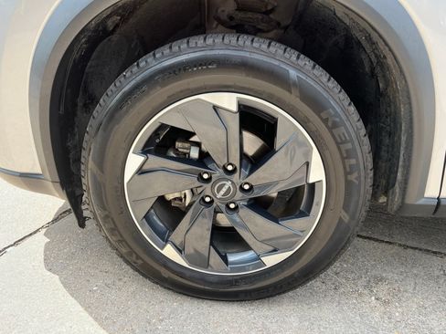 Used 2025 Nissan Rogue SV FWD image 7
