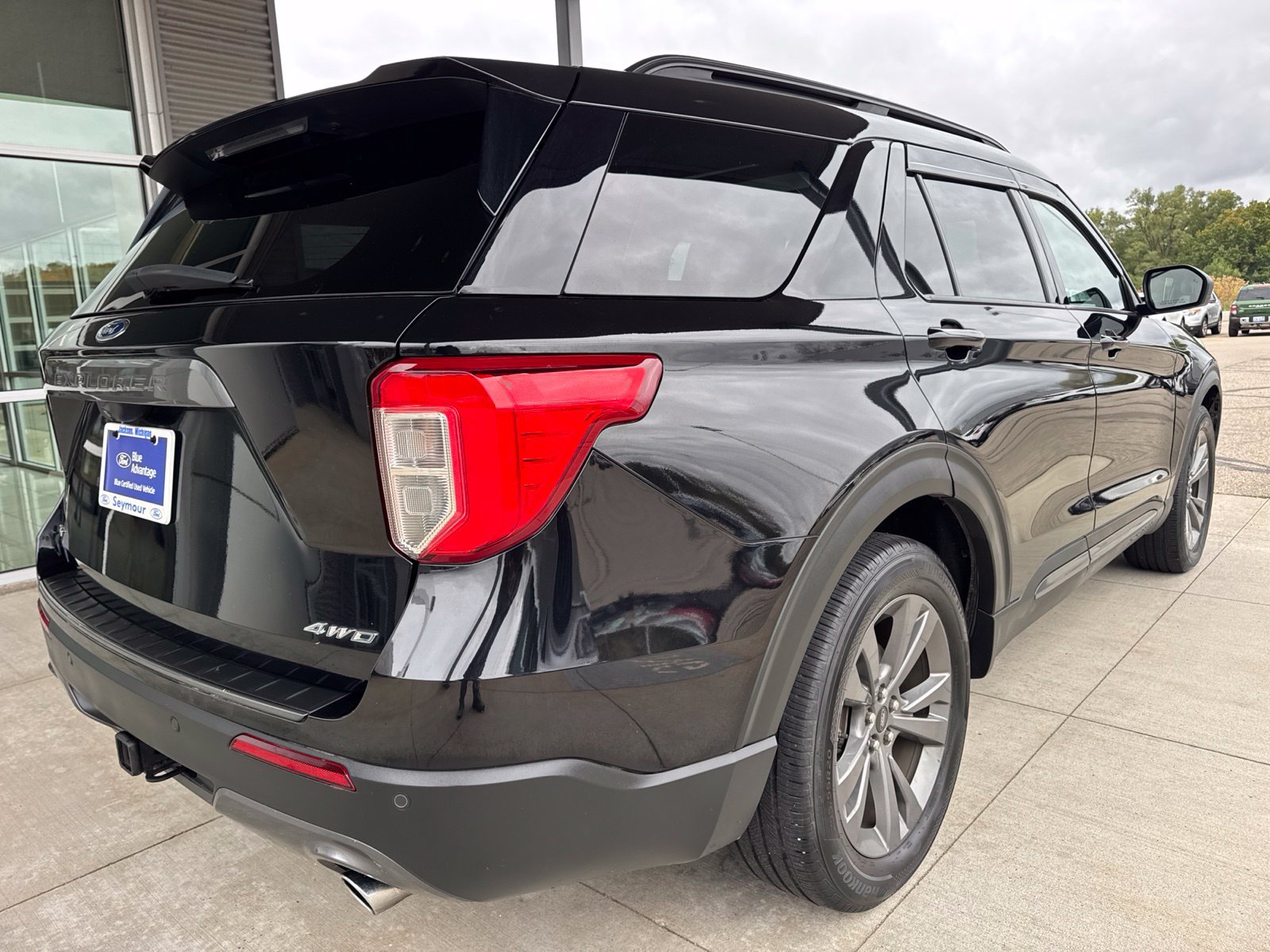 Certified 2021 Ford Explorer XLT w/ Equipment Group 202A AWD/4WD image 8