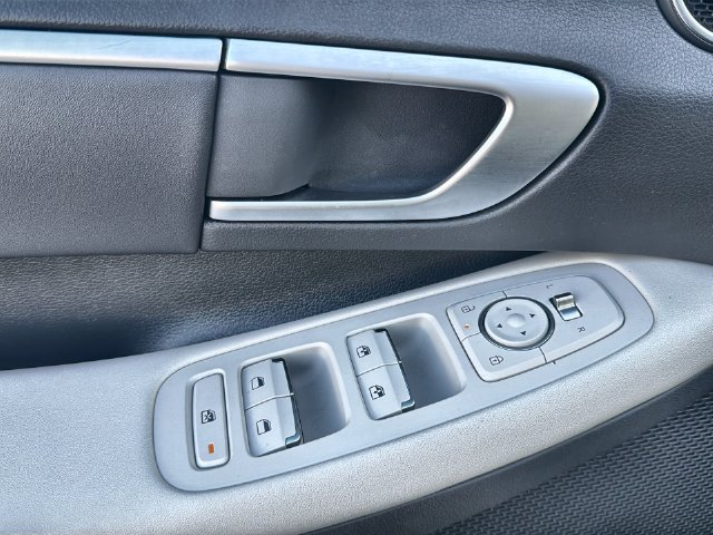 Used 2025 Hyundai Sonata SEL FWD image 21