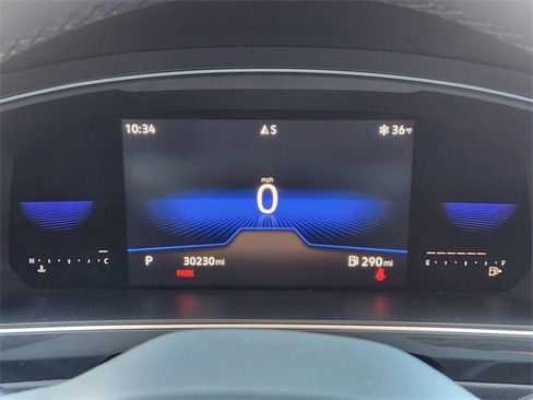 Used 2022 Volkswagen Tiguan SE R-Line image 15