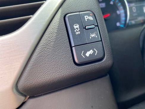 Used 2019 GMC Yukon SLT w/ Premium Edition AWD/4WD image 22