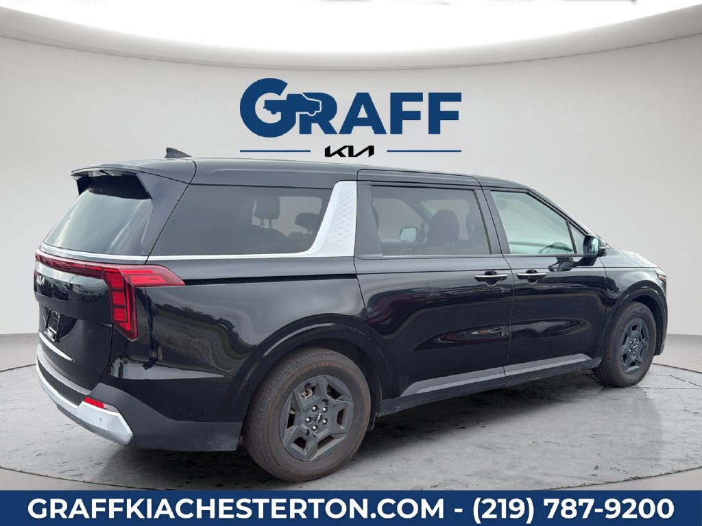 Used 2025 Kia Carnival FWD image 8