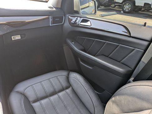 Used 2016 Mercedes-Benz GL 450 4MATIC image 18