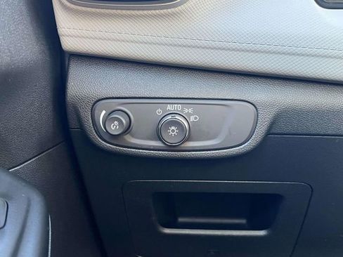 Used 2024 Chevrolet TrailBlazer LT image 27