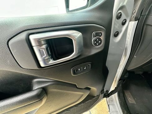 Used 2024 Jeep Wrangler Unlimited Sport AWD/4WD image 16