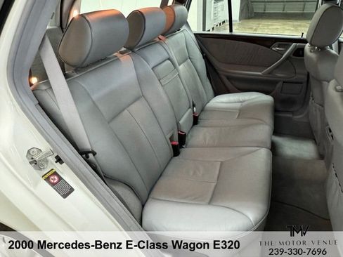 Used 2000 Mercedes-Benz E 320 4MATIC Wagon image 28