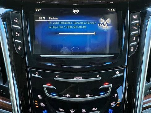 Used 2015 Cadillac Escalade Luxury RWD image 34
