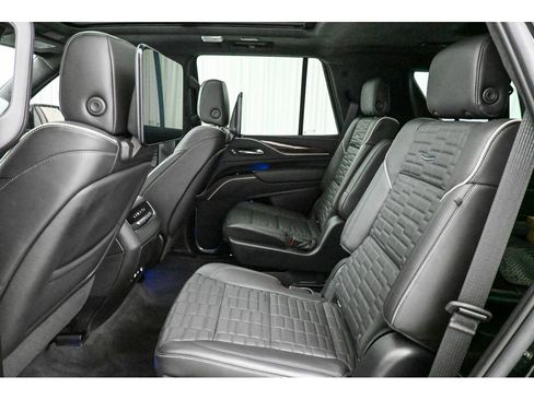 Used 2022 Cadillac Escalade Sport Platinum w/ Heavy-Duty Trailer Package image 26