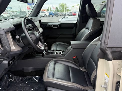 Used 2025 Ford Bronco Outer Banks AWD/4WD image 10