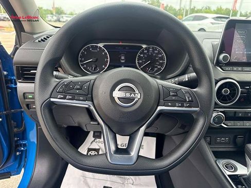 Used 2025 Nissan Sentra SV FWD image 21