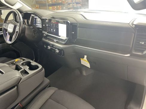 Used 2022 GMC Sierra 1500 SLE image 28
