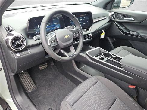 New 2026 Chevrolet Equinox LT image 3