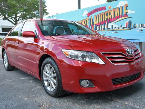 Used 2011 Toyota Camry XLE image 29