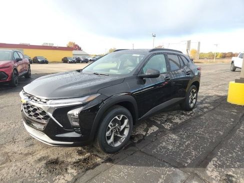 New 2026 Chevrolet Trax LT w/ Driver Confidence Package image 2