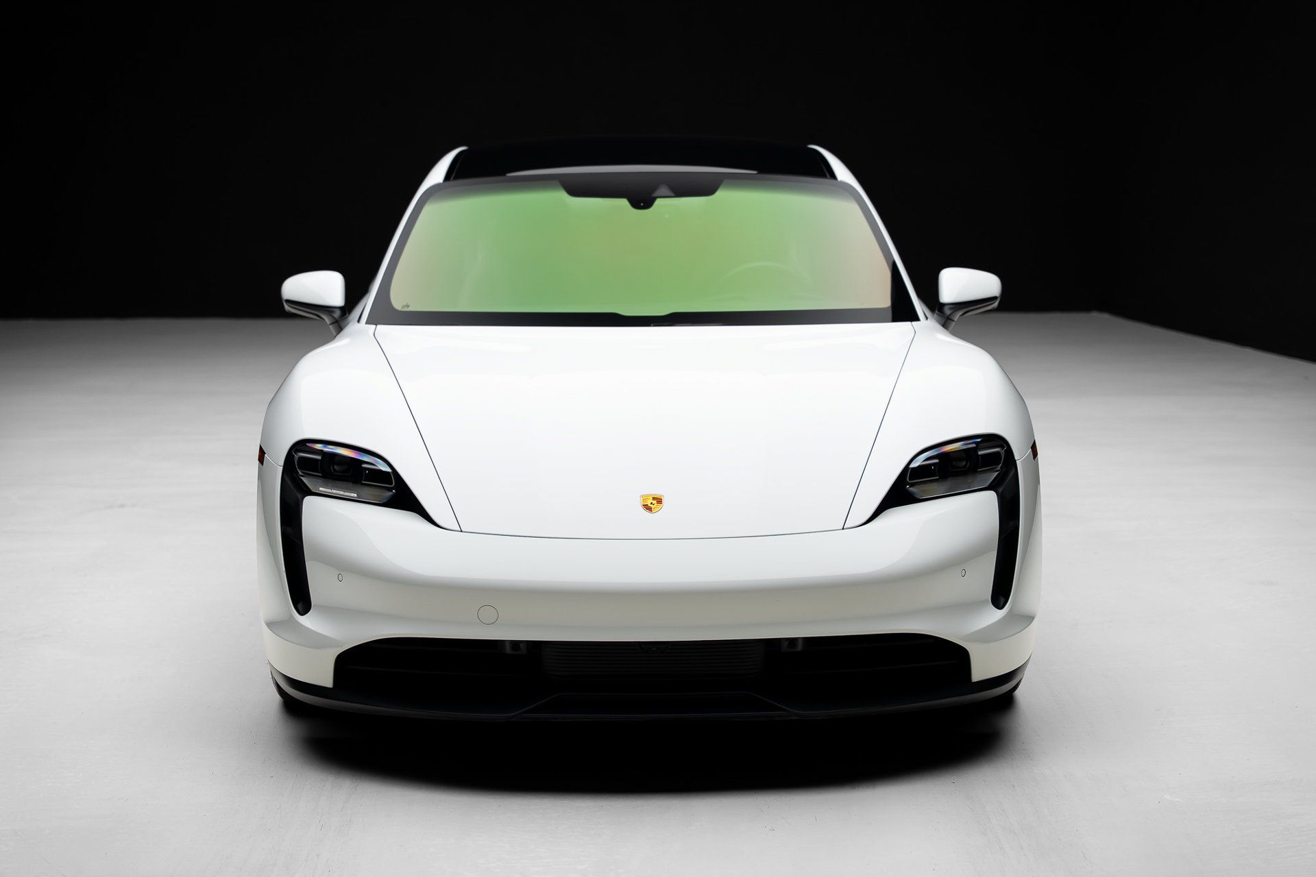 Used 2022 Porsche Taycan RWD image 6
