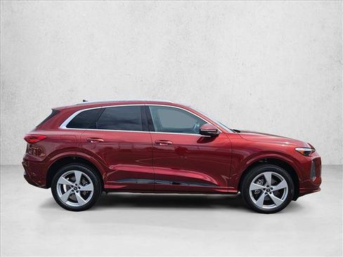 Certified 2025 Audi Q5 Premium w/ Premium Plus AWD/4WD image 4