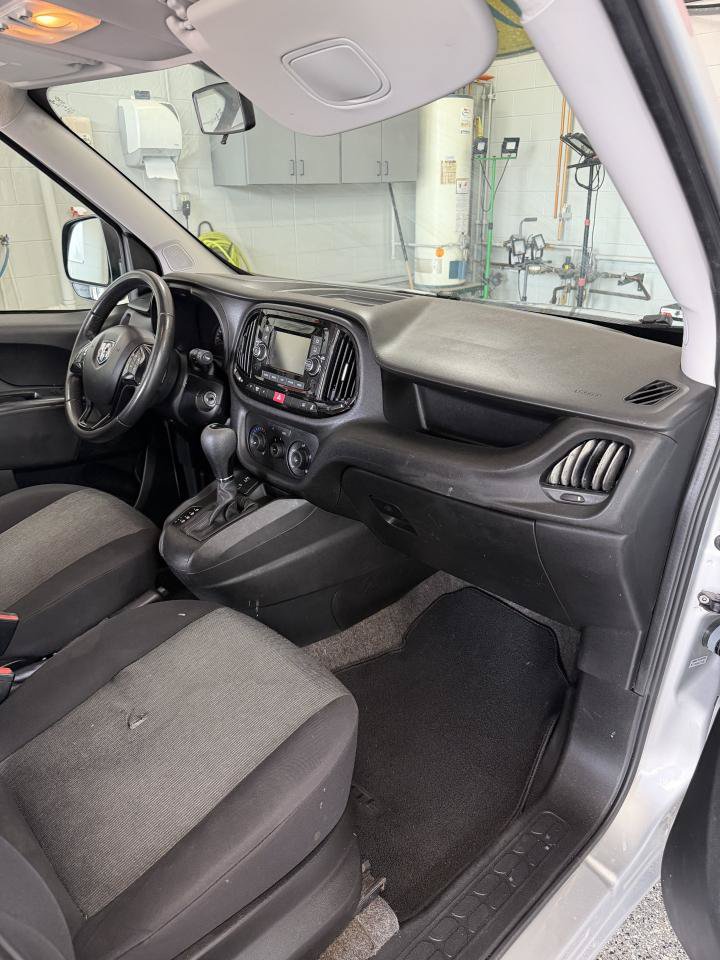 Used 2015 RAM ProMaster City Tradesman SLT FWD image 11