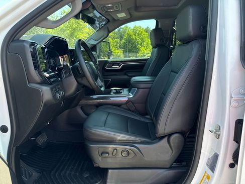 Used 2024 Chevrolet Silverado 2500 LTZ w/ LTZ Plus Package AWD/4WD image 24