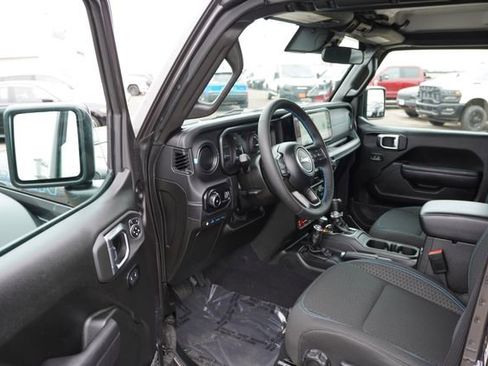 Certified 2025 Jeep Wrangler Unlimited Rubicon 4xe w/ Safety Group image 15