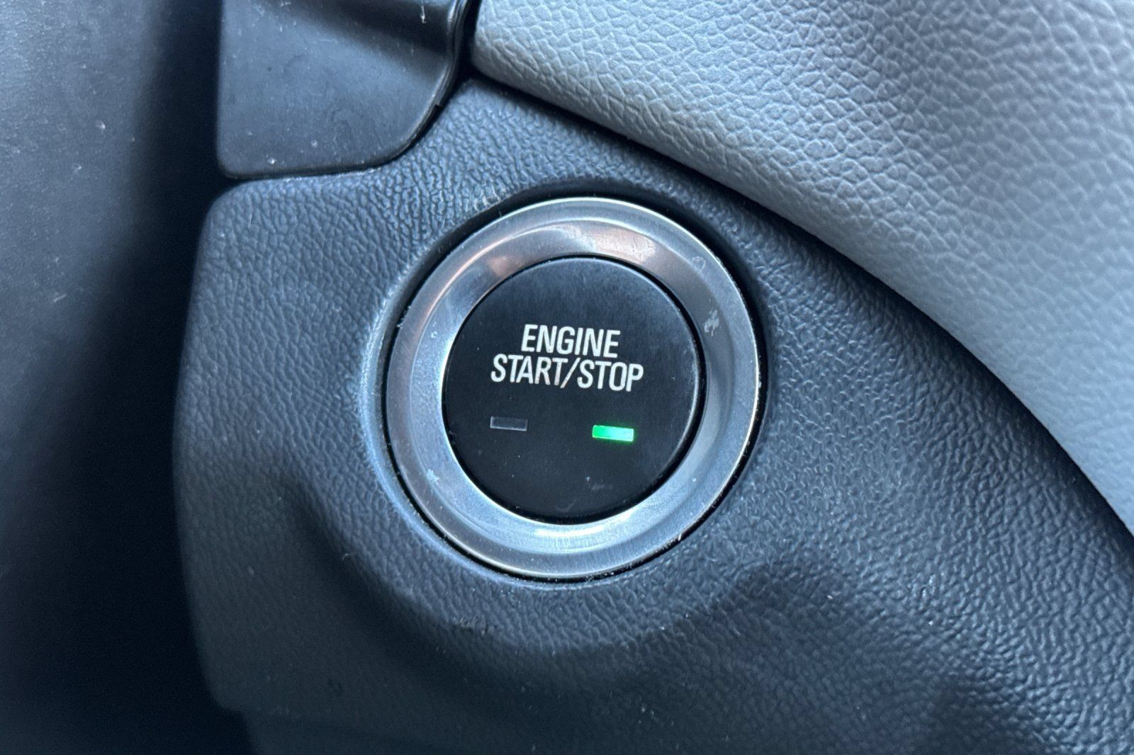 Used 2023 Chevrolet Equinox LT FWD image 23