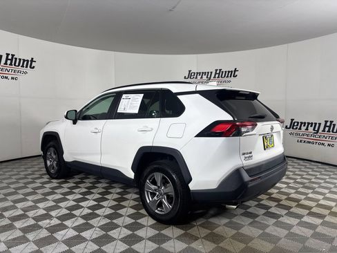 Used 2022 Toyota RAV4 XLE w/ Convenience Package AWD/4WD image 6