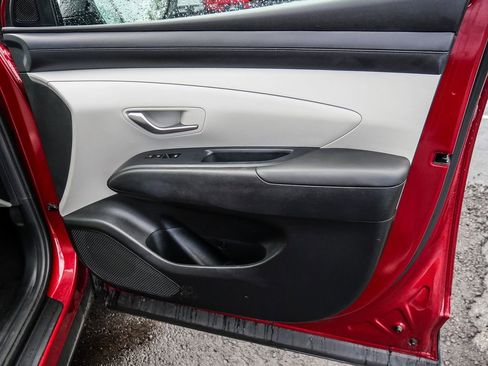 Used 2025 Hyundai Tucson SEL FWD image 16