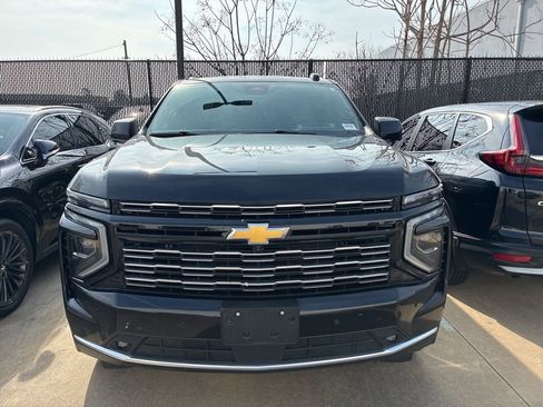 Used 2025 Chevrolet Tahoe High Country w/ Sun And Tow Package image 2