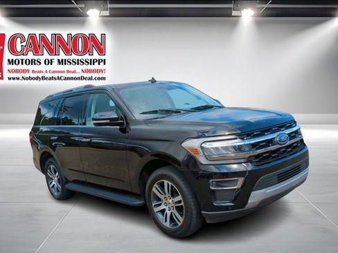 Used 2024 Ford Expedition Limited image 3