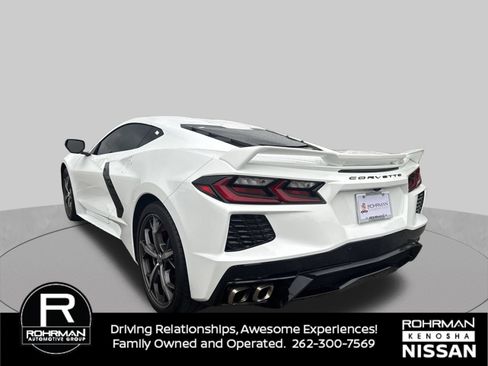 Used 2022 Chevrolet Corvette Stingray Coupe w/ Z51 Performance Package RWD image 9