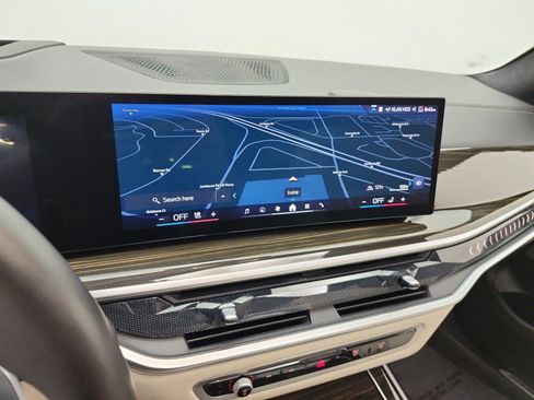 Used 2024 BMW X7 xDrive40i w/ M Sport Package AWD/4WD image 14