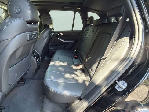 Used 2022 BMW X5 xDrive40i w/ Premium Package image 25