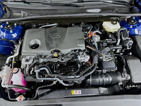 Used 2025 Toyota Camry SE image 30