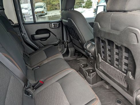 Used 2022 Jeep Gladiator Mojave AWD/4WD image 23