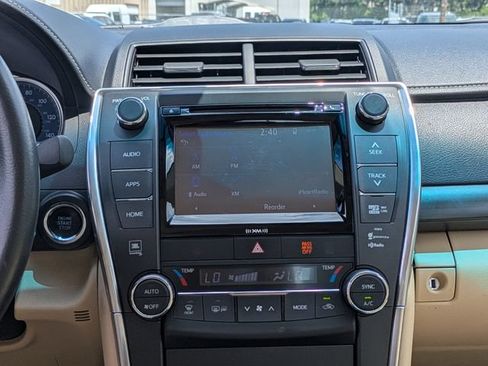 Used 2017 Toyota Camry XLE w/ Moonroof Package FWD image 18